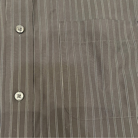 EDDIE Bauer Men’s Gray Stripped Relaxed Fit Button Down Shirt, Size Large. - Picture 6 of 9